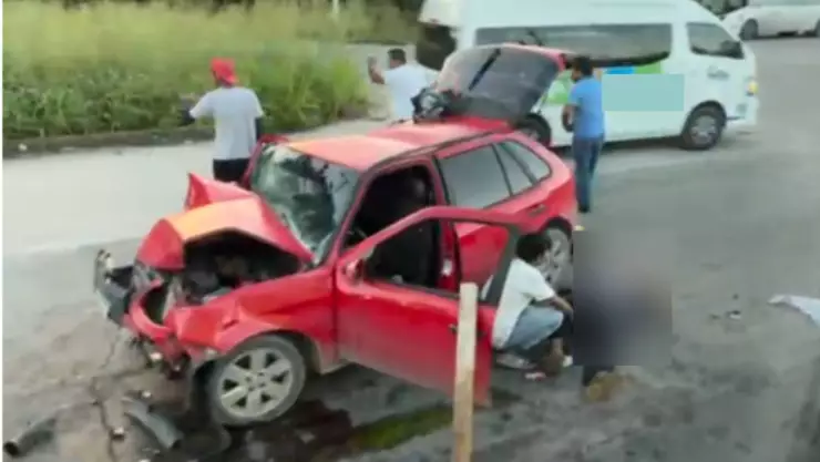 ¡ÚLTIMA HORA! Fuerte accidente en carretera Cancún-Playa del Carmen HOY; hay heridos y tráfico lento en la zona