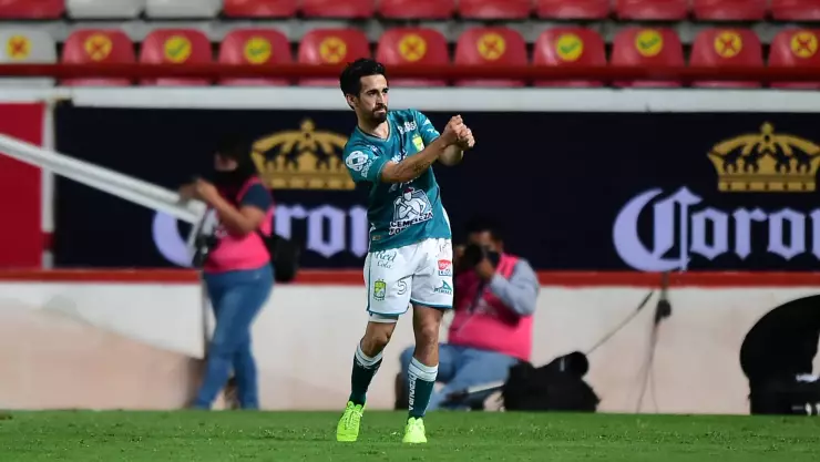 Fernando Navarro en la victoria de León sobre América