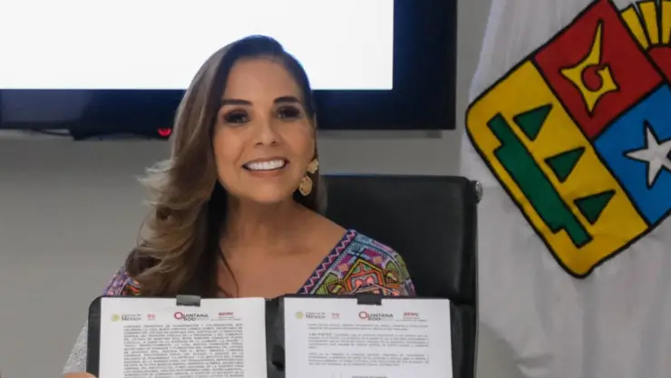 Mara Lezama firma acuerdo para liquidar 51 mil hipotecas en Quintana Roo