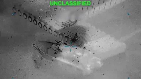 Estados Unidos elimina buque de guerra iraní cerca del estrecho de Ormuz