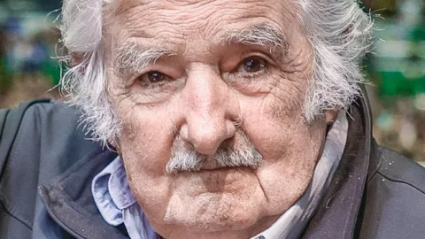 JOSE MUJICA_X_@asturwoman06
