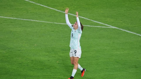 Alicia Cervantes festeja gol con Selección Mexicana.jpeg