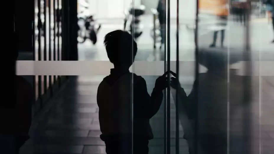 Muere niño de 4 años tras ser brutalmente golpeado por su padrastro