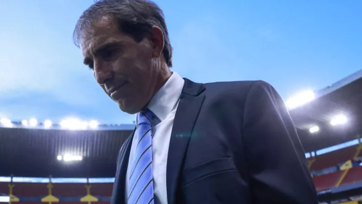 Guillermo Almada anuncia salida del Pachuca