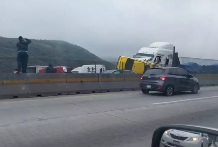 Carambola México-Querétaro cierran circulacion CDMX