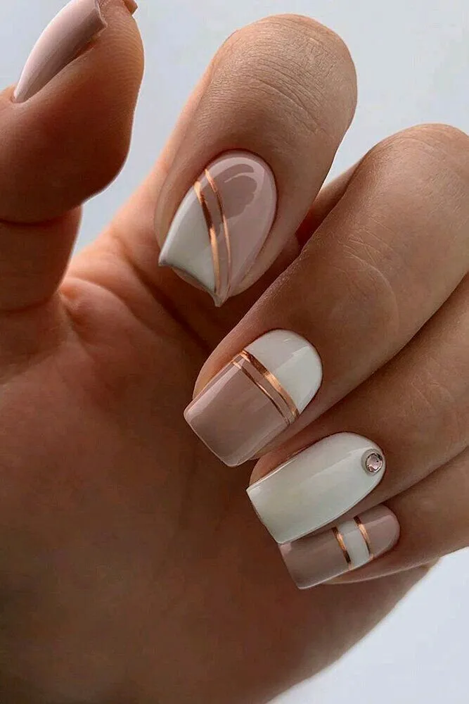 39 diseños de uñas que puedes usar en rubber y se verán elegantes: en cuadradas o almendradas