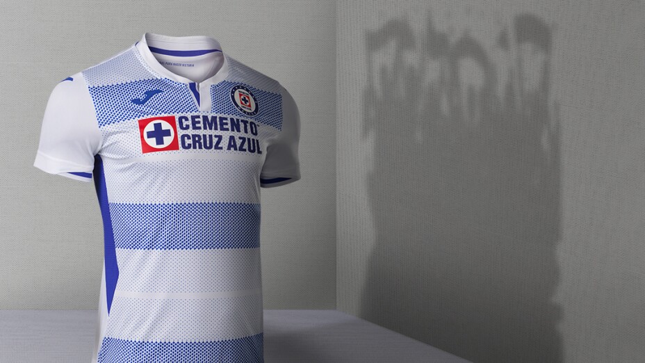 Esta playera la amas o la odias. No a todos los aficionados convencieron las franjas azules con detalles en punto.