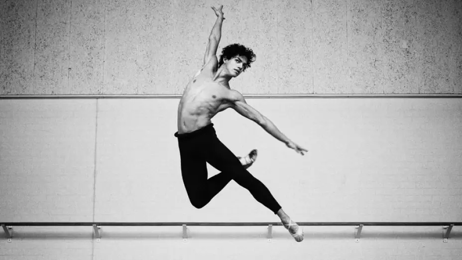 Isaac Hernández, bailarín mexicano