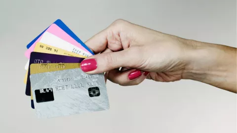 Tarjetas de crédito que te endeudan