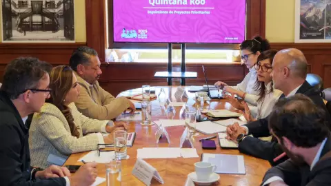 Revisa Mara Lezama proyectos estratégicos en Quintana Roo con el titular de la SICT.jpg