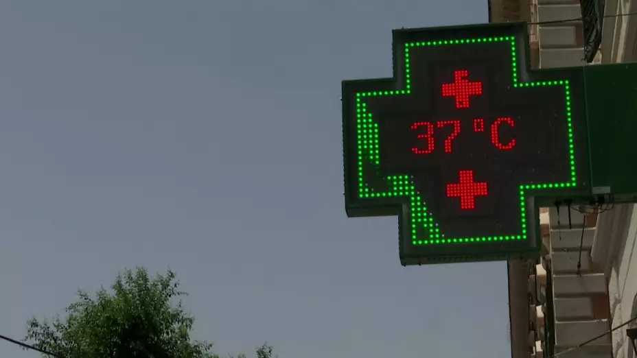 Ola de calor azota Italia; la sequía en Roma es preocupante.