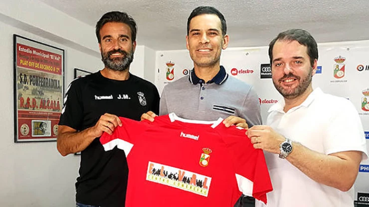 Rafa Márquez debuta como entrenador