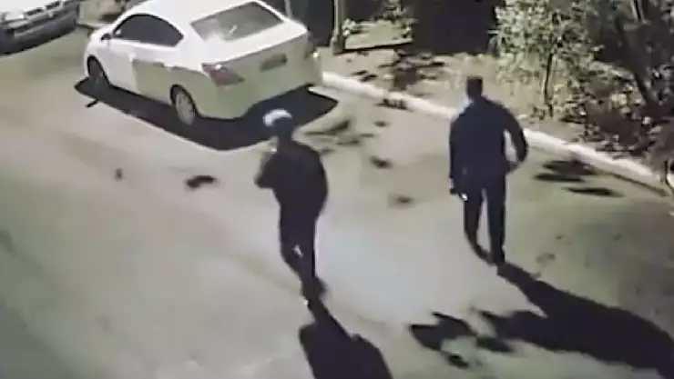 Video Asaltan a pareja que tenían intimidad en un carro