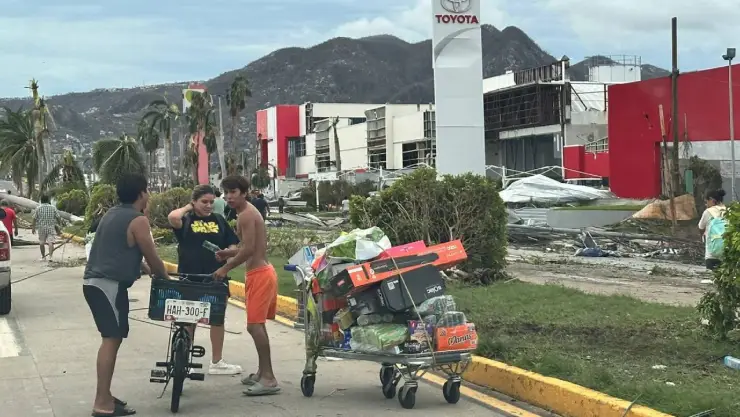 Saqueos por huracán “Otis”
