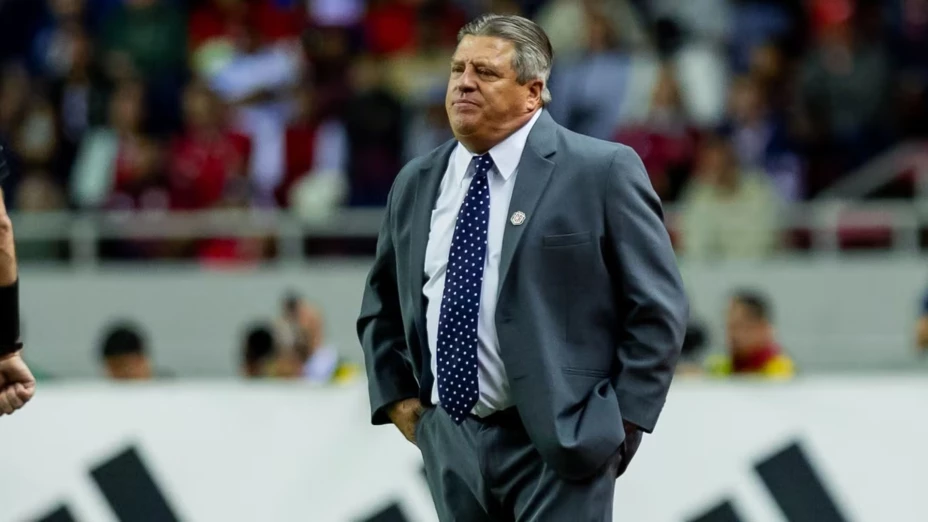 Piojo Herrera recibió una indemnización por su renuncia en Costa Rica