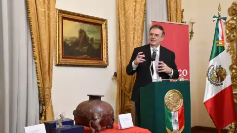 Italia regresa a México 3 piezas arqueológicas