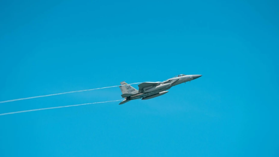 Confirman caída de avión militar en bahía de San Diego