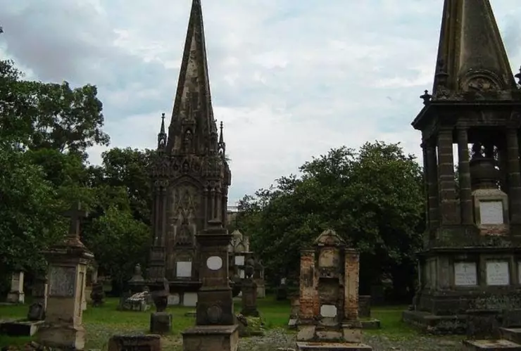 La terrorífica leyenda de el árbol del ahorcado en el Panteón de Belén