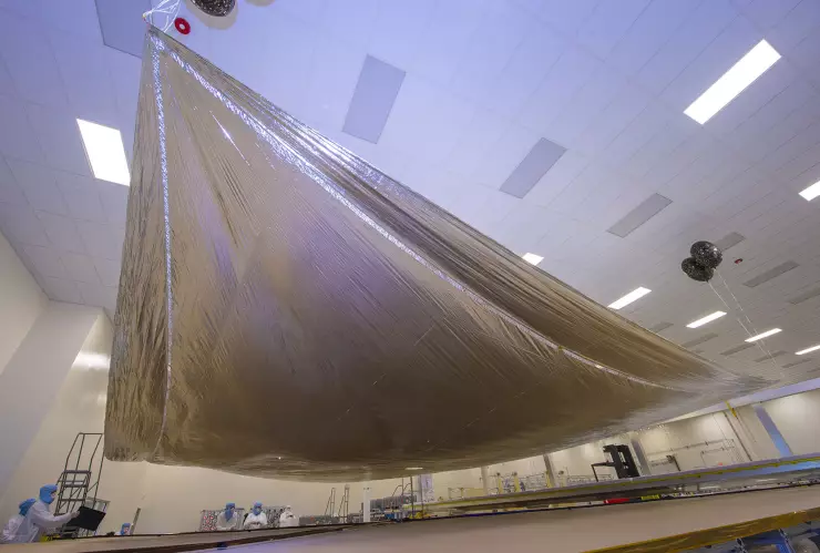 Nave pequeña asteroide 2.jpg