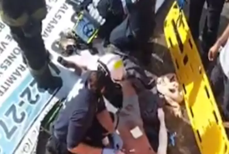 Hombre muere electrocutado y dos más resultan heridos tras accidente en Agua Santa, Puebla