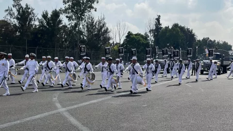 La Secretaría de Marina participa con un total de 2 mil 885 elementos (1,010 mujeres y 1,875 hombres) en el Desfile Militar del 16 de septiembre