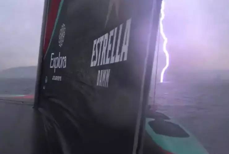 rayo-cae-cerca-velero-copa-américa-regatas-suspendidas-barcelona-video-cuerpo-copa-america