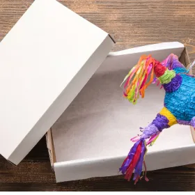 Cómo reutlizar las cajas de zapatos para hacer una piñata casera, ideales para cumpleaños infantiles