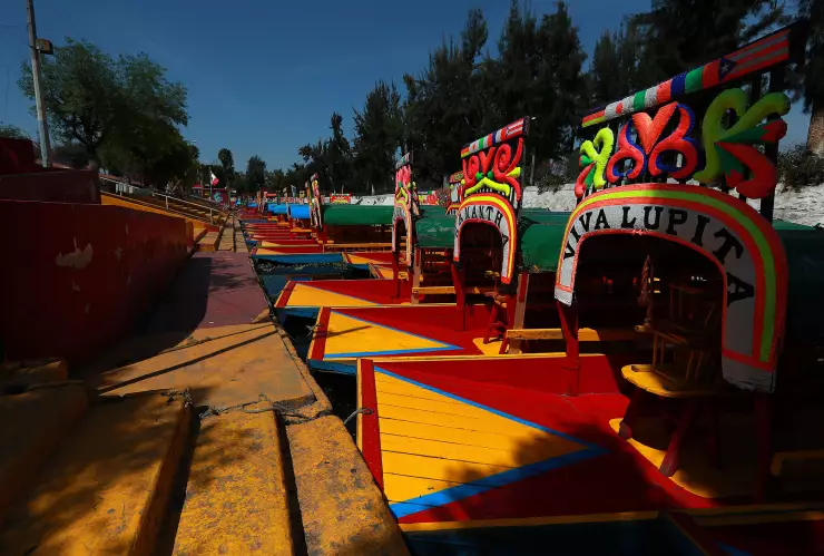 Sin clientes las trajineras y negocios en Xochimilco