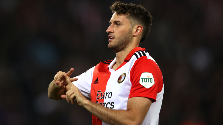 Santiago Giménez festeja un gol con el Feyenoord