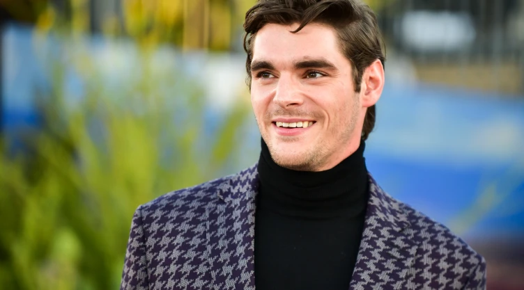 ¿RJ Mitte fue FORZADO a elegir entre su mamá y su prometida? Revelan INQUIETANTES detalles tras la muerte del actor de Breaking Bad