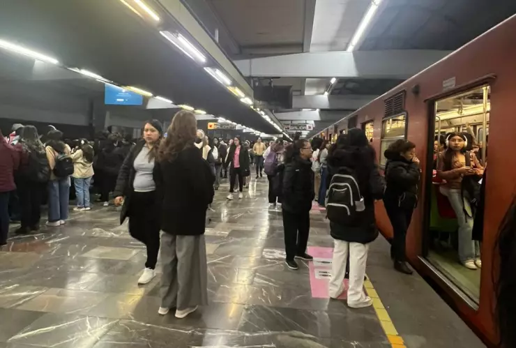 Esto pasa en el Metro CDMX hoy.