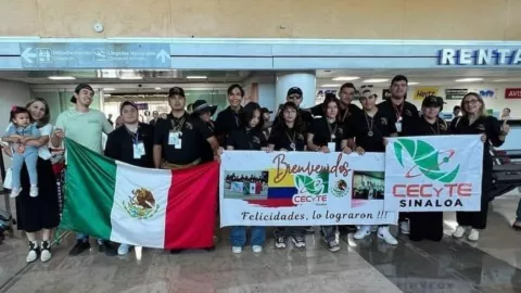 Jóvenes ganan premio