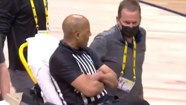 arbitro-desmaya-partido-basquetbol-ncaa-video.jpg
