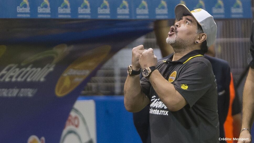 1 Diego Armando Maradona entrenador.jpg