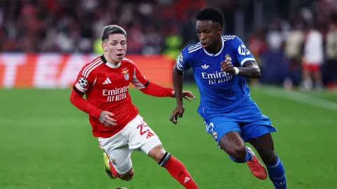 Gianluca Prestianni y Vinícius Jr en Champions League