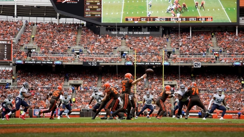 Tennessee Titans v Cleveland Browns