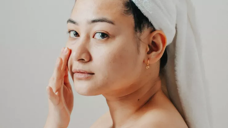 Esta es la clave en tu dieta que desvanece las manchas en la piel