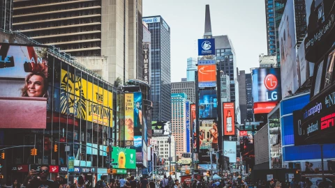 ¿Cuántos años debes vivir en Estados Unidos para obtener la residencia? Todo lo que debes saber