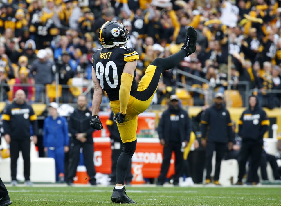 Cleveland Browns v Pittsburgh Steelers