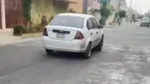 ¡Lamentable! Conductor atropella a mujer y se de a la fuga en Neza, Estado de México