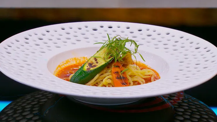 RAMEN Y MOLE DE OLLA