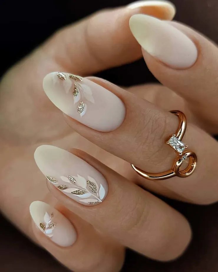 39 diseños de uñas que puedes usar en rubber y se verán elegantes: en cuadradas o almendradas