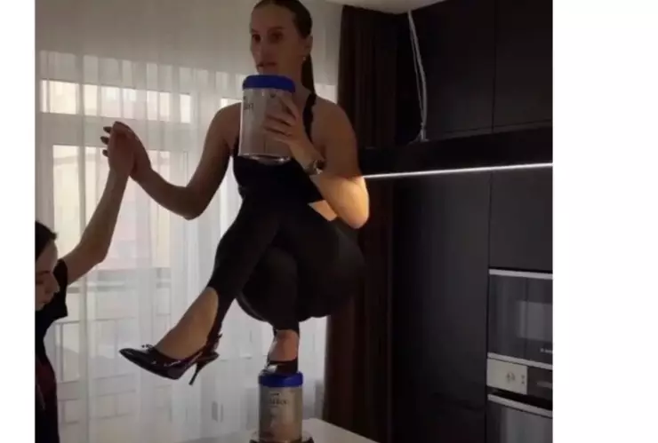 Influencer se FRACTURA la espalda al intentar hacer el reto viral de Nicki Minaj en TikTok