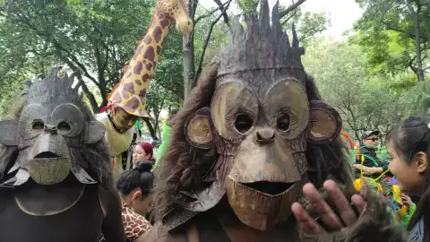 Desfile por los 100 años del Zoológico de Chapultepec.jpg