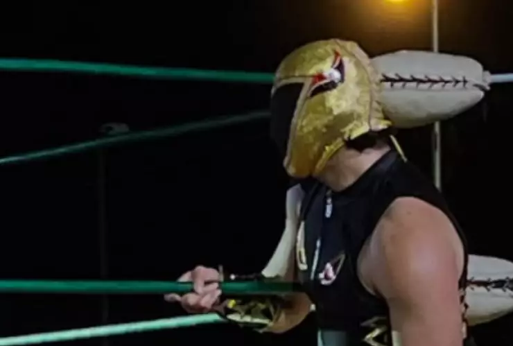 tinieblas-leyenda-lucha-libre-destroza-axiom-wwe-parecido-mascara.png