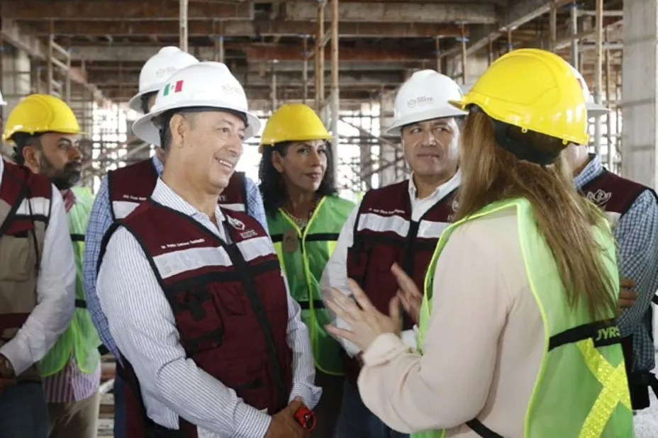 obras en hospital Issste.jpg