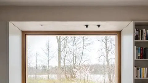 Asiento bajo la ventana