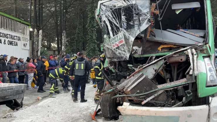 Accidente en CDMX: Camión de pasajeros choca en la Picacho-Ajusco y deja varios heridos