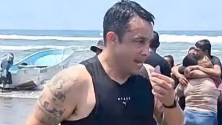 maestro salva turistas coatzacoalcos.