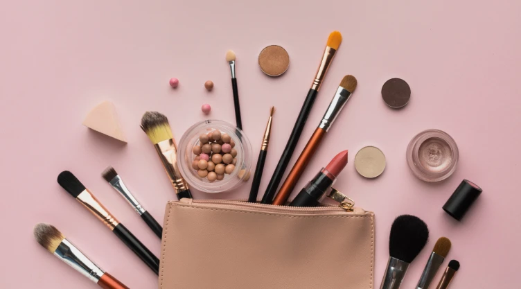 estilo-de-vidalimpiar-maquillaje-riesgos-prestarlo.png
